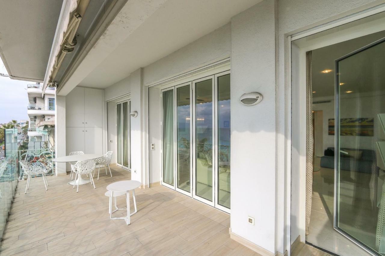 Seafront Modern Apartment Ницца Экстерьер фото